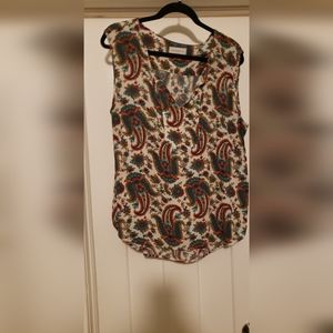 Liz Claiborne sleeveless blouse w paisley